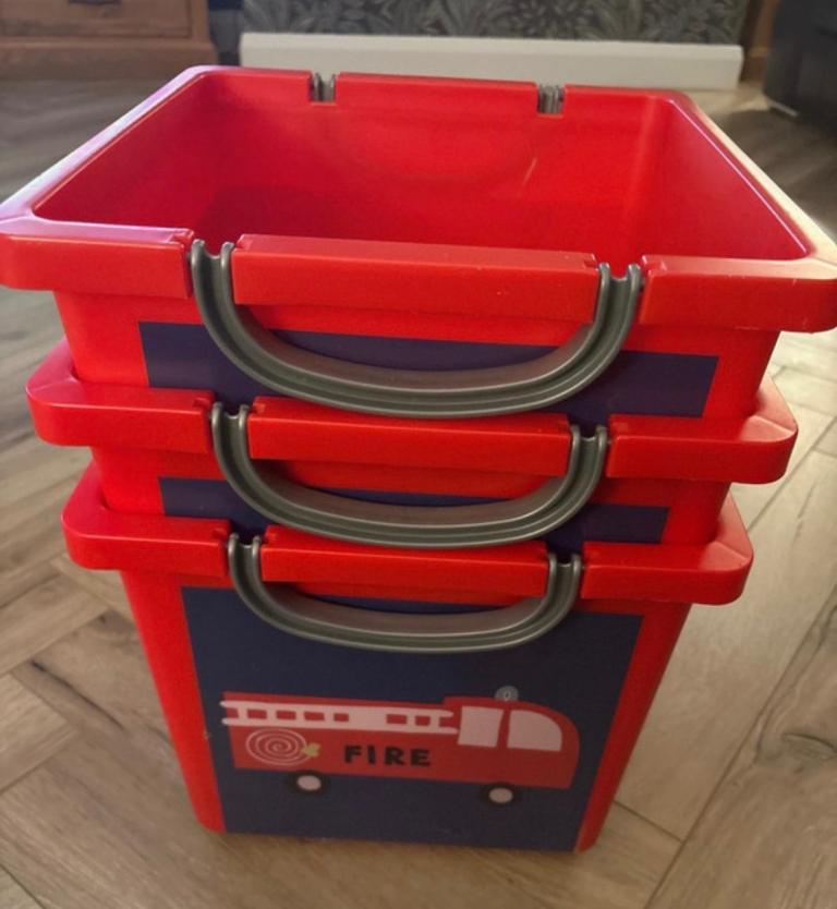 3x IRIS CHYAMA KCB-32 Fire Engine Storage Boxes – Set of 3, As Good As New