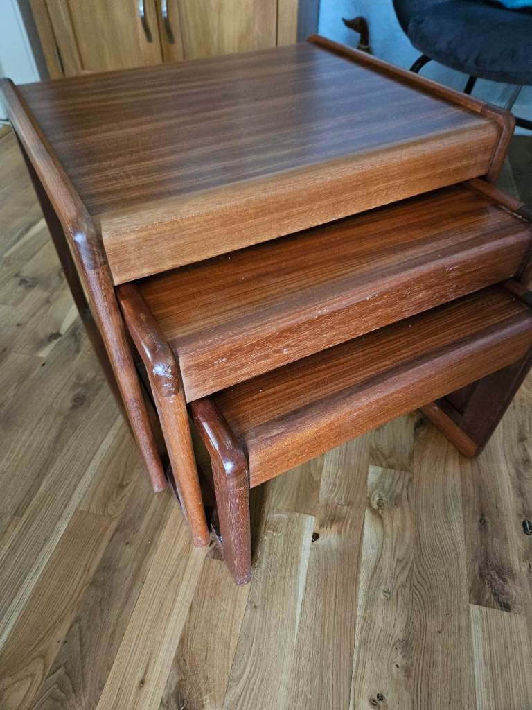 Retro style nest of 3 tables