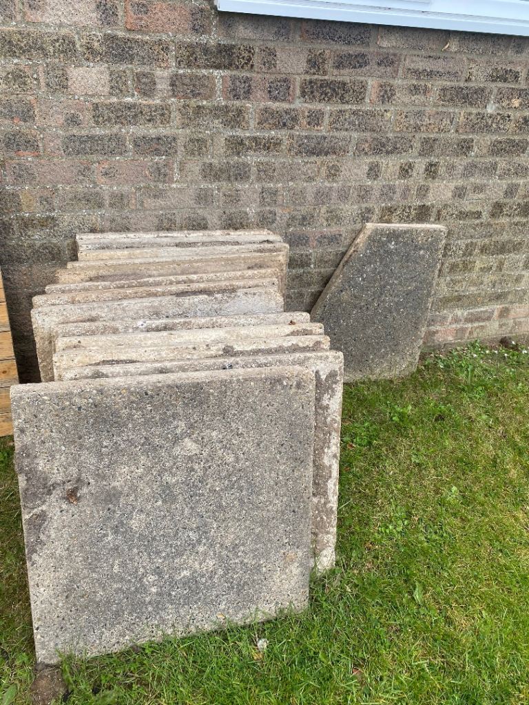 Paving slabs x 13. 