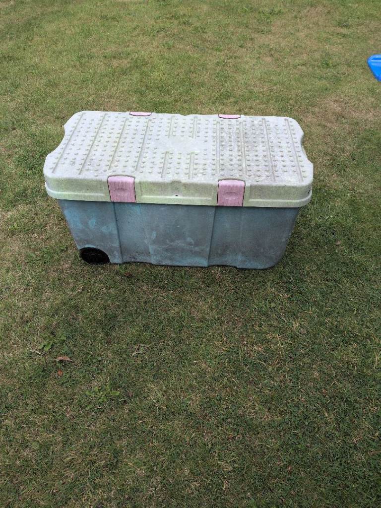 Large Plastic toy box
