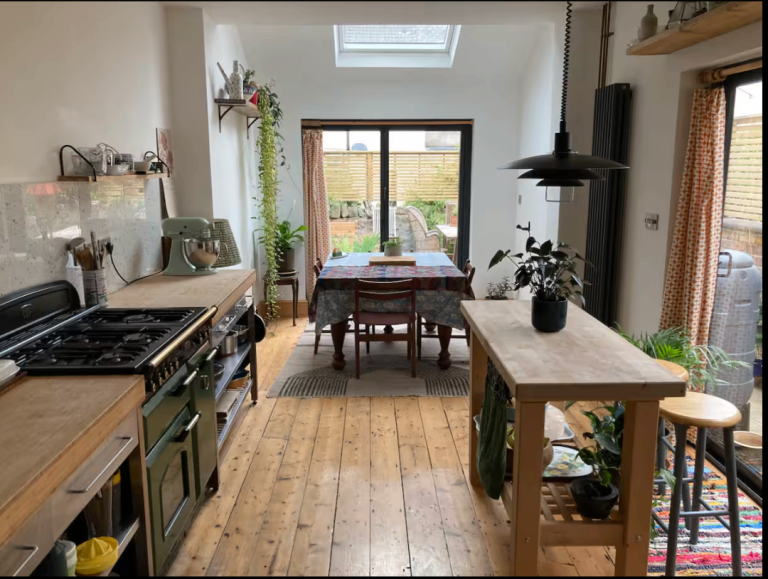 Furnished 3 double bedroom house £2000 per month end February - end April only all bills included