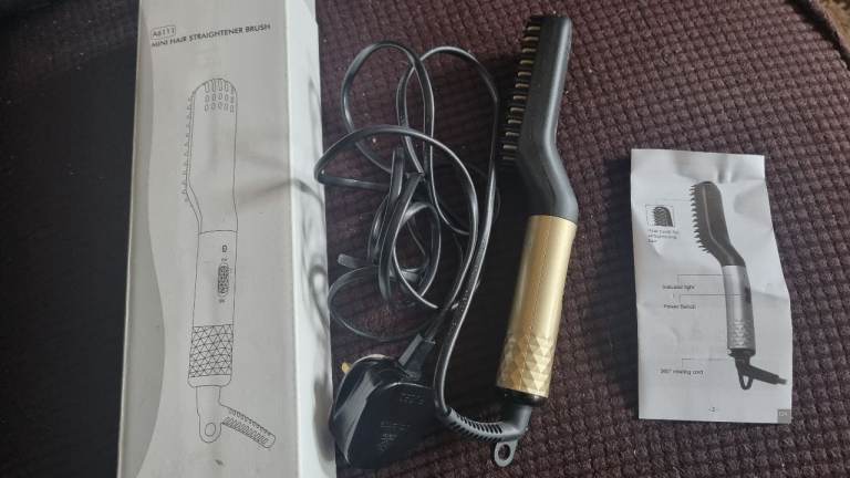 Mini Hair Straightener Brush A6111 – Black and Gold - New