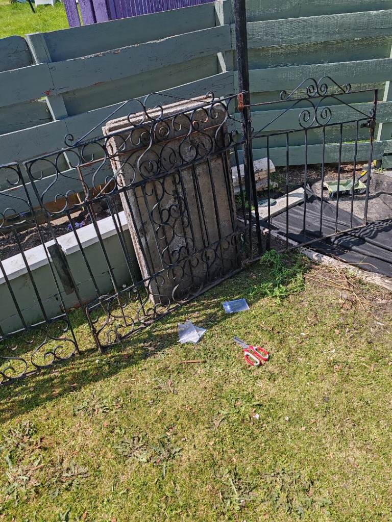Driveway gates 