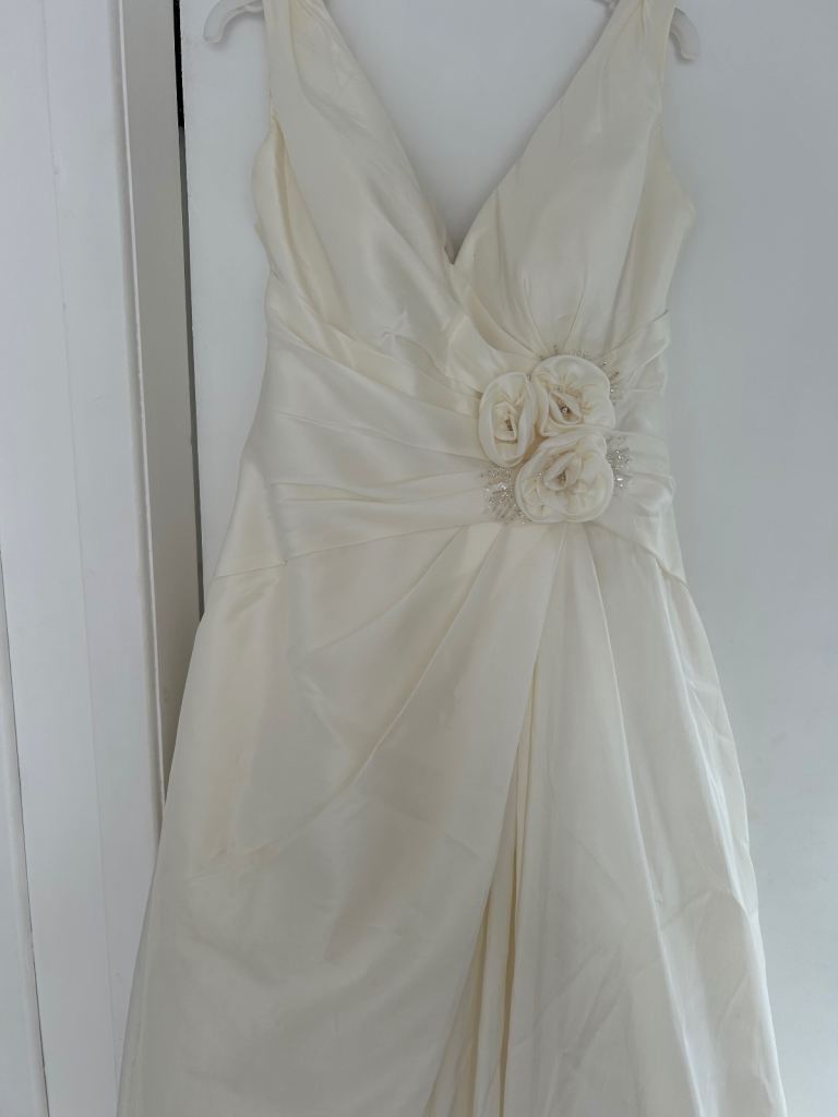 Cream/ivory wedding dress