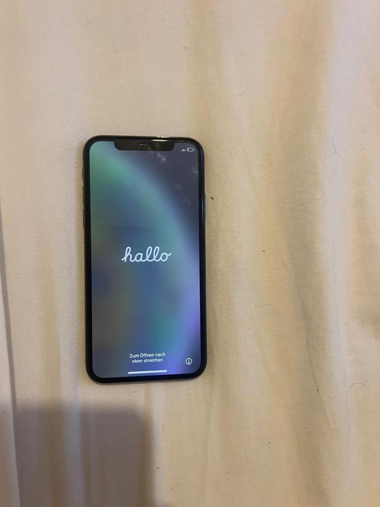 image for iPhone XS 256GB VERSION IN EXCELLENT CONDITION - UNLOCKED - 5.8” SCREEN - REPLACEMENT NEW BATTERY