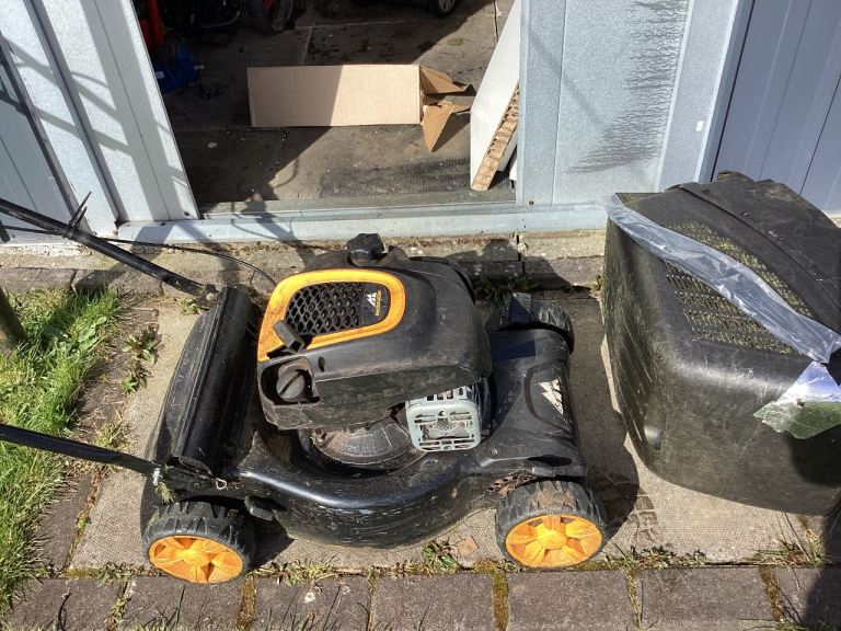 McCulloch MC-40 Petrol Push Lawnmower 
