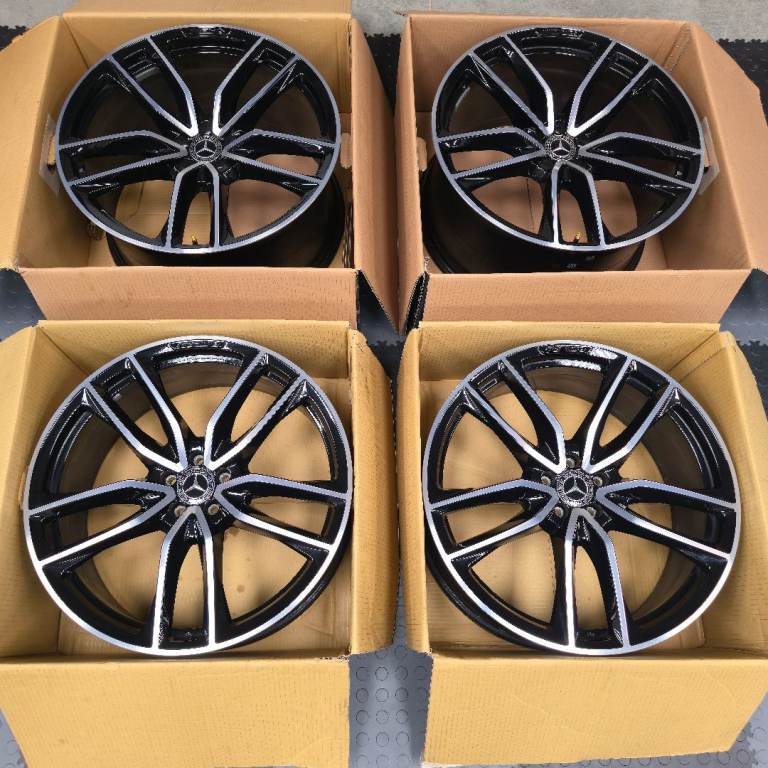 Genuine Mercedes GLS 23" AMG Alloy Wheels A1674017700 / A1674017800 GLE