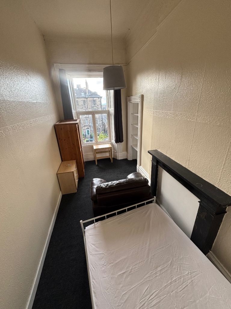City Centre, large room with ALL BILLS, CT, wifi INC !  Elm Row