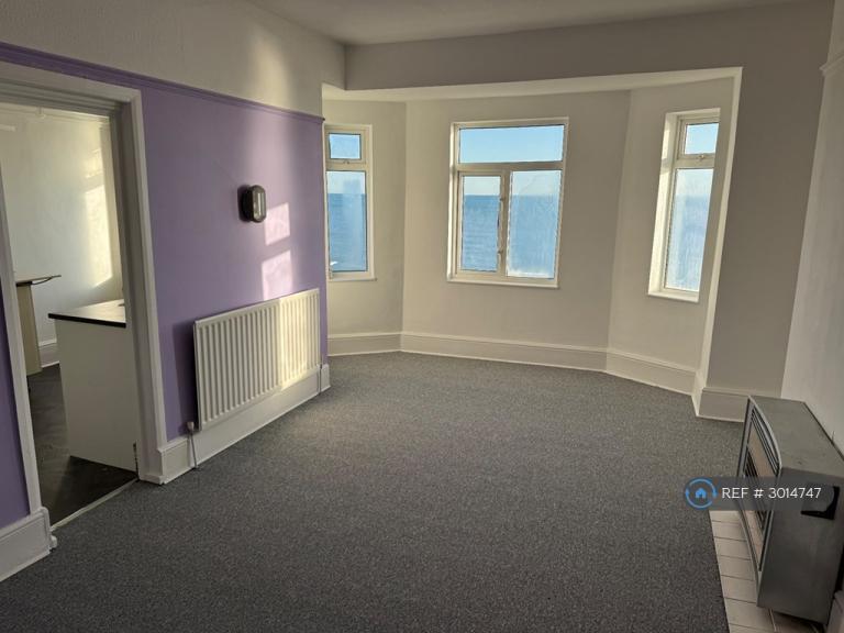 2 bedroom flat in Eversfield Place, St. Leonards-On-Sea, TN37 (2 bed) (#3014747)
