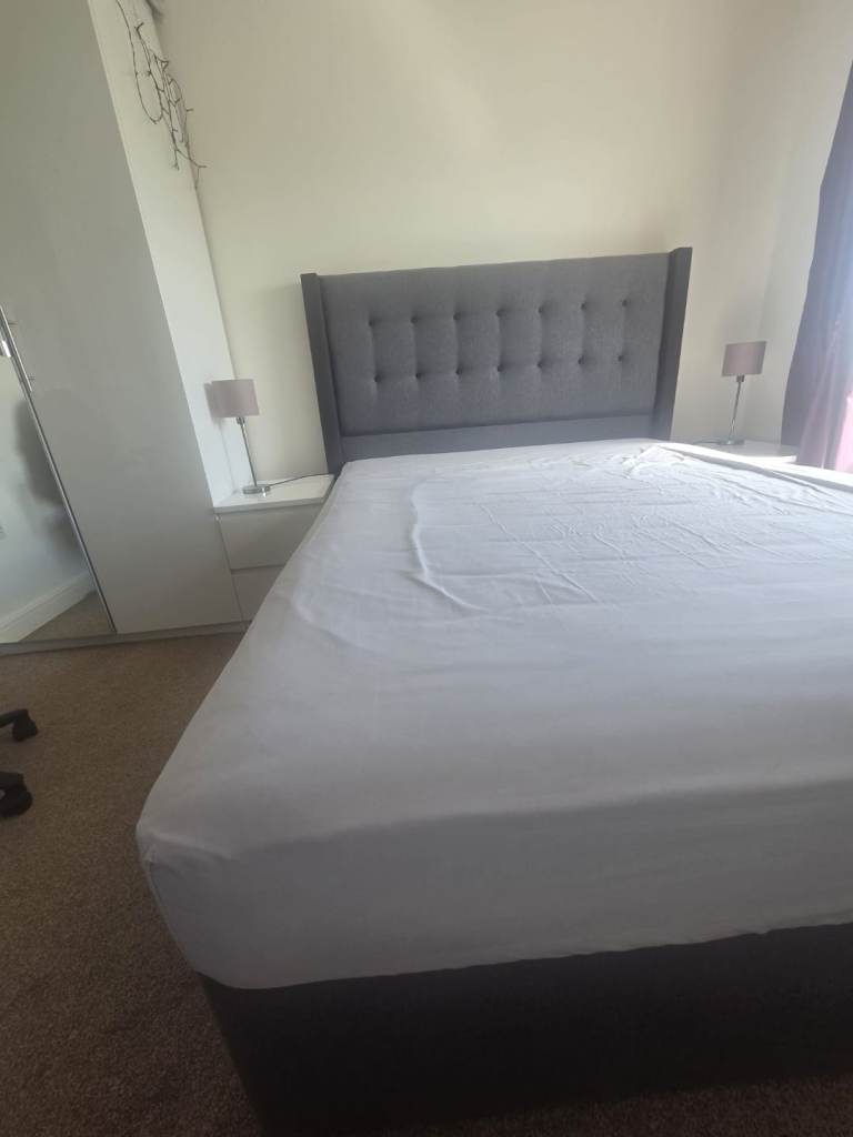 Luxurious King size divan bed with 2 drawers