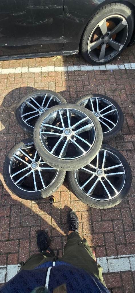 Selling a set of alloy wheels for a Vauxhall