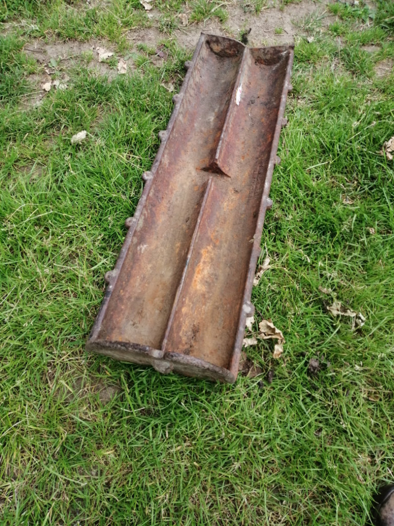 VINTAGE FEED TROUGH / GARDEN PLANTER