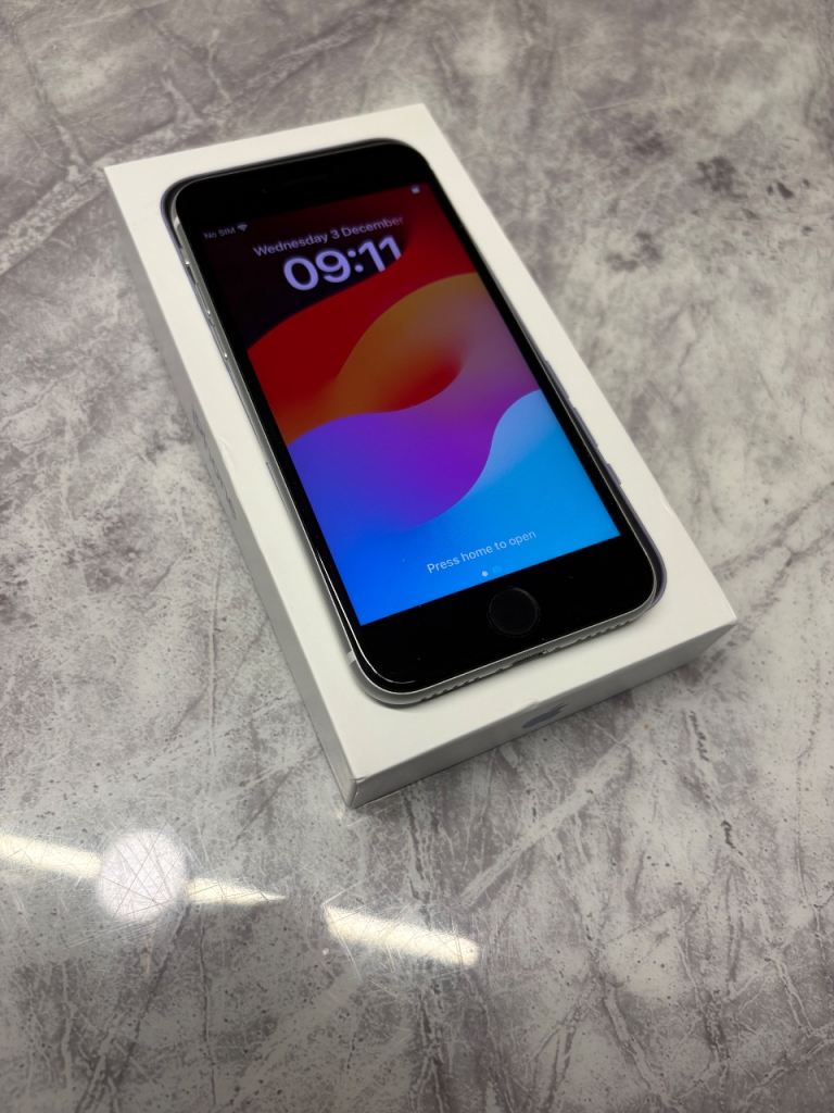 Apple iPhone SE 2nd Generation 64GB Unlocked 