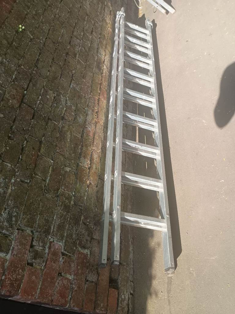 9 rung double section ladder 