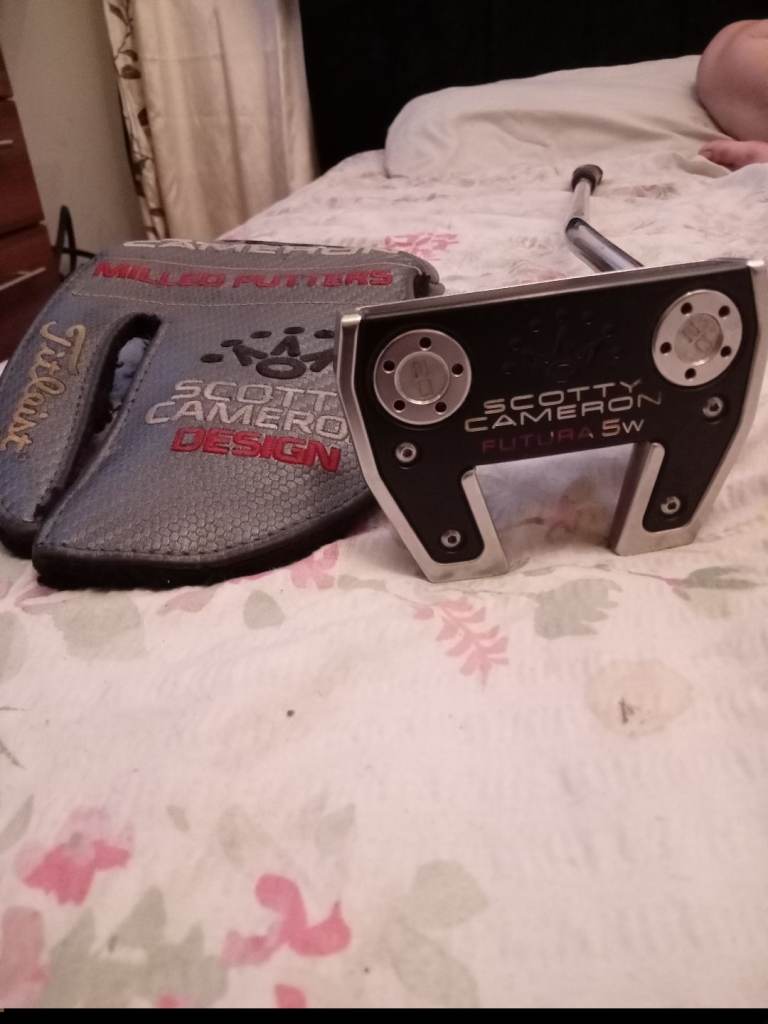 Scotty Cameron Futura 5W Putter with Headcover – Good Condition
