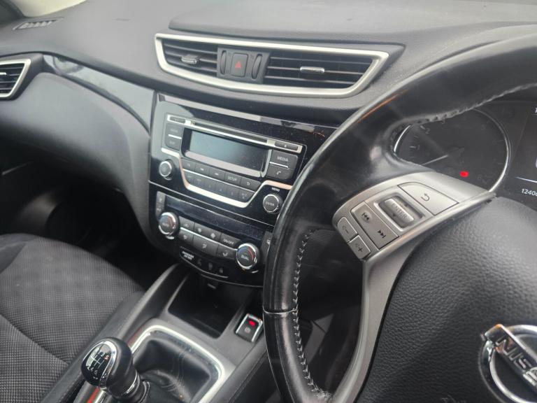 2014 Nissan Qashqai 1.2 DiG-T Acenta 5dr HATCHBACK Petrol Manual