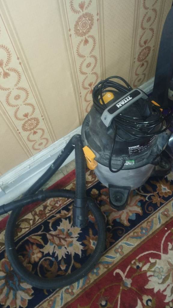 Screwfix hoover 