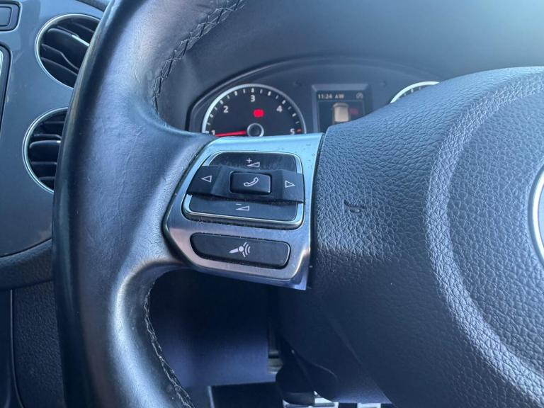 2015 Volkswagen Tiguan 2.0 TDI BlueMotion Tech R-Line DSG 4WD Euro 6 (s/s) 5dr ESTATE Diesel Auto...