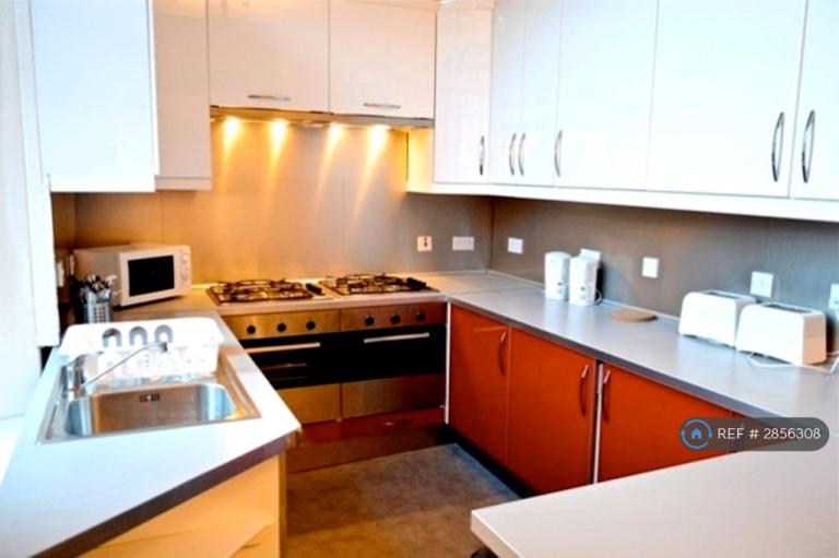 7 bedroom flat in Clifton Terrrace, Edinburgh, EH12 (7 bed) (#2856308)