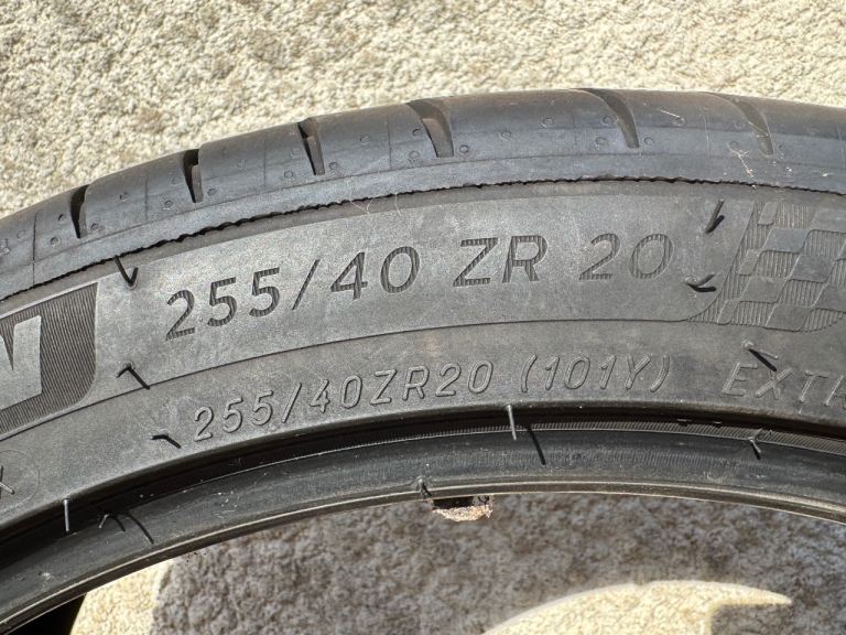 1 x Michelin Pilot Sport 4 S 255/40 ZR20 Tyres