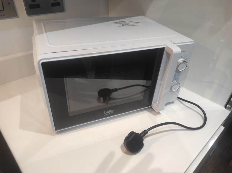 Beko Solo Microwave White 