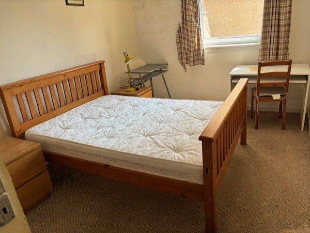 A double bedroom to let close to the city center, G21