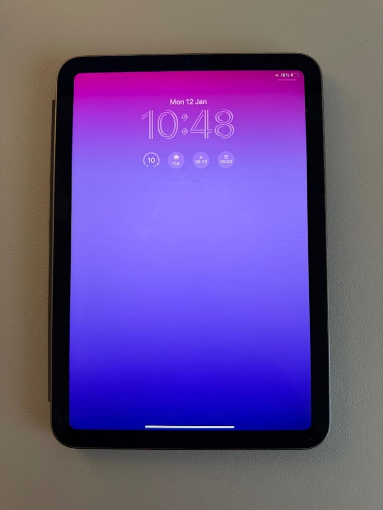 Apple iPad mini 6th Generation 64GB Wi-Fi – Space Grey – Smart Folio Cover