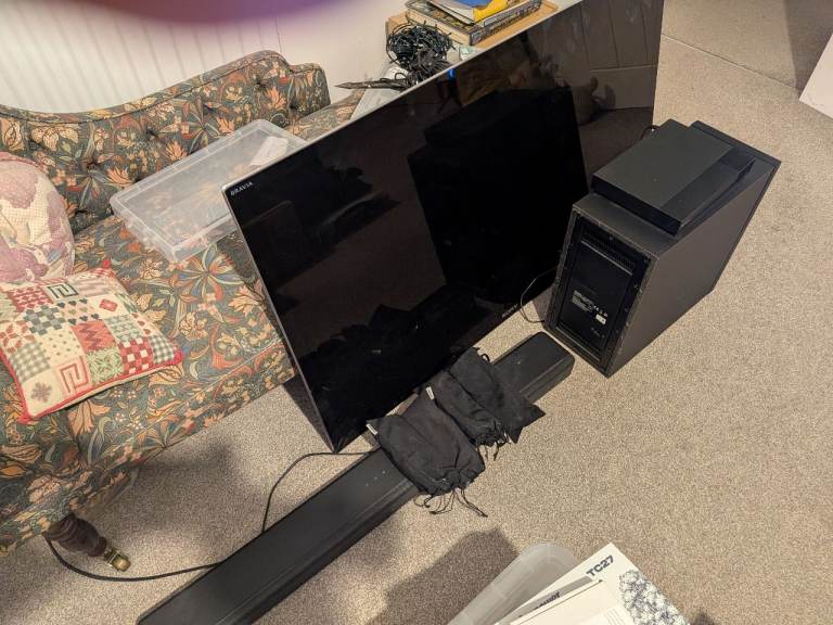 All Sony 46" KDL853 TV, Blu-ray, Soundbar, Subwoofer, 4x pairs 3-D glasses 