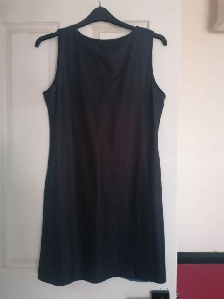 Simple Sleeveless Striped Dress – Good Condition
