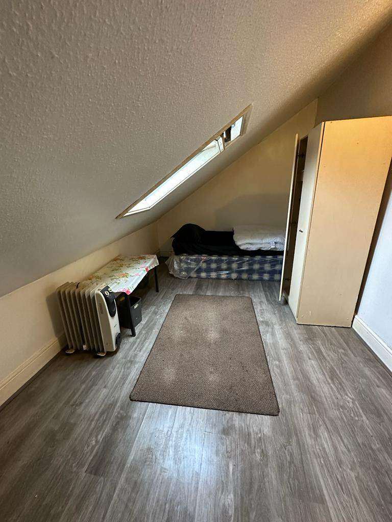 Single Room To Rent