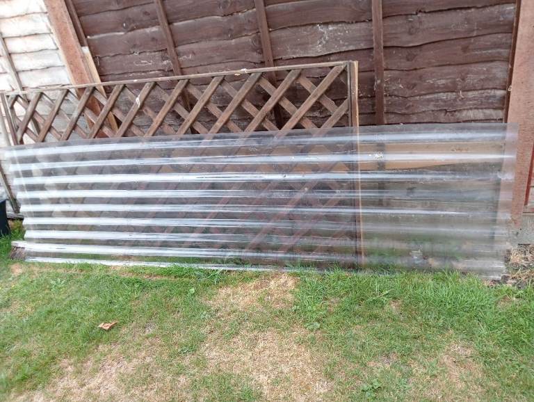 Corrugated plastic 