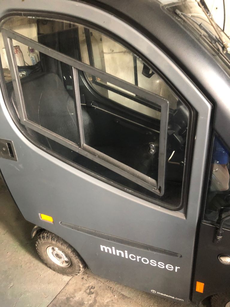 Mobility cabin scooter 