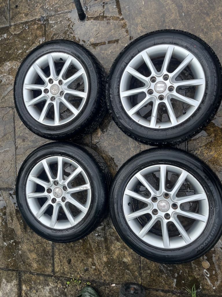 Set of 4 Seat Alloy Wheels with Tyres