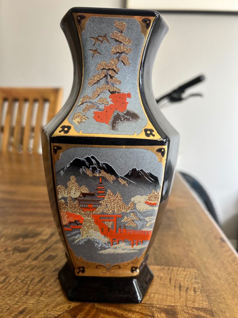 Vase with Chinese theme