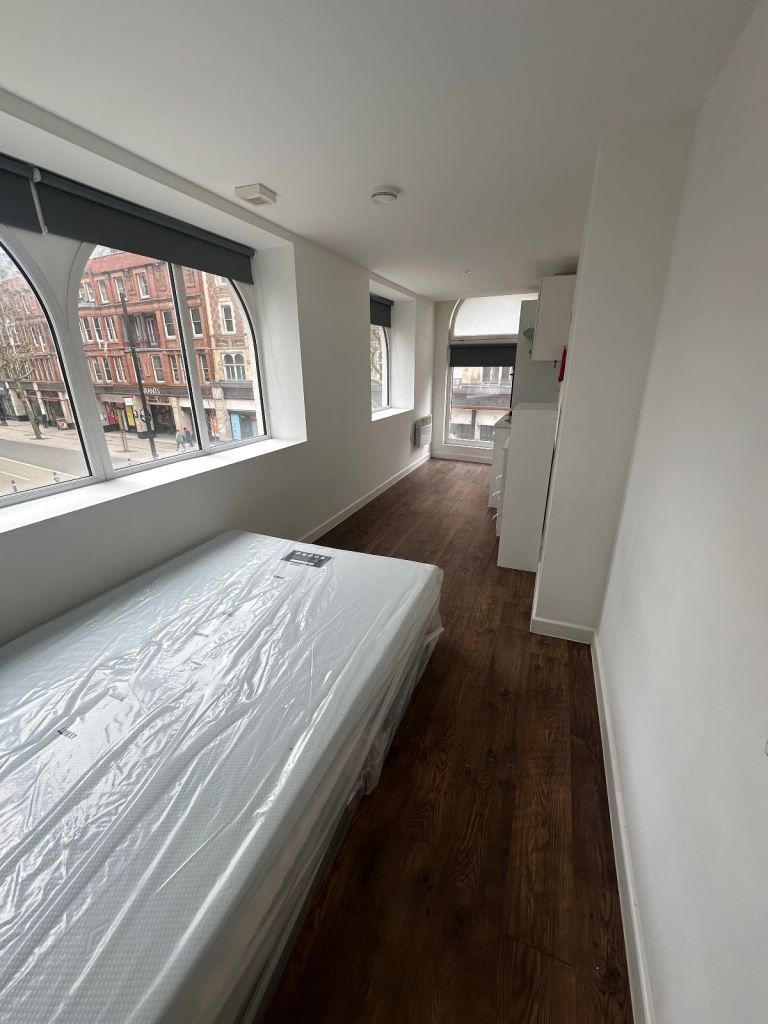 Block of 28 studio flats to Let in Central Croydon 