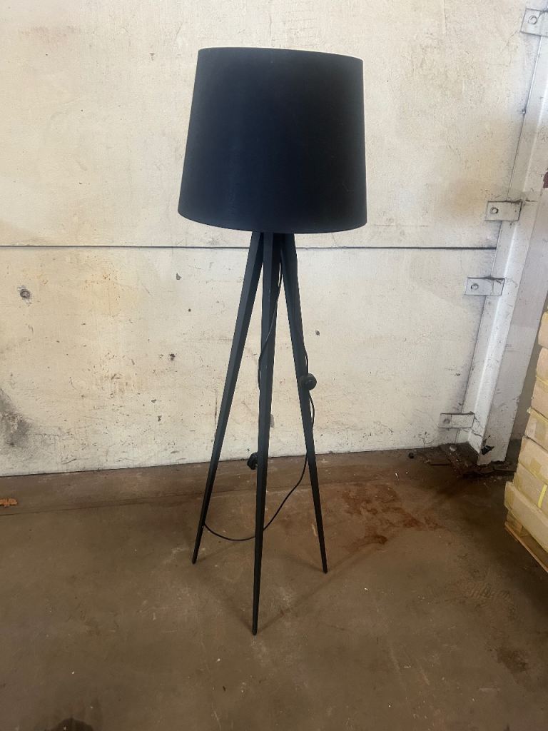 Black modern floor lamp