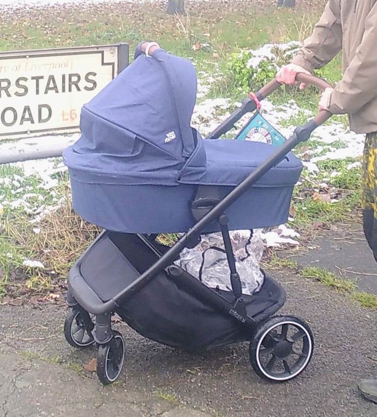 Britax Romer Blue Pram 2-in-1. Free as Needs repair