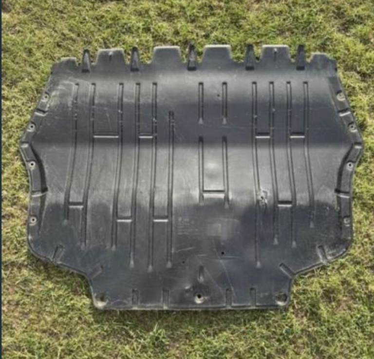 Golf Mk5 Engine Undertray £10 each I Have 2.