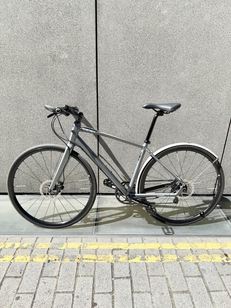 GIANT RAPID BIKE EXCELLENT CONDITON £300