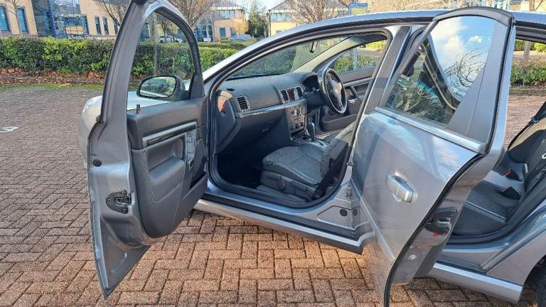 2007 Vauxhall Vectra 2.2 Direct Petrol Automatic – Rare Spec – New MOT – ULEZ Compliant