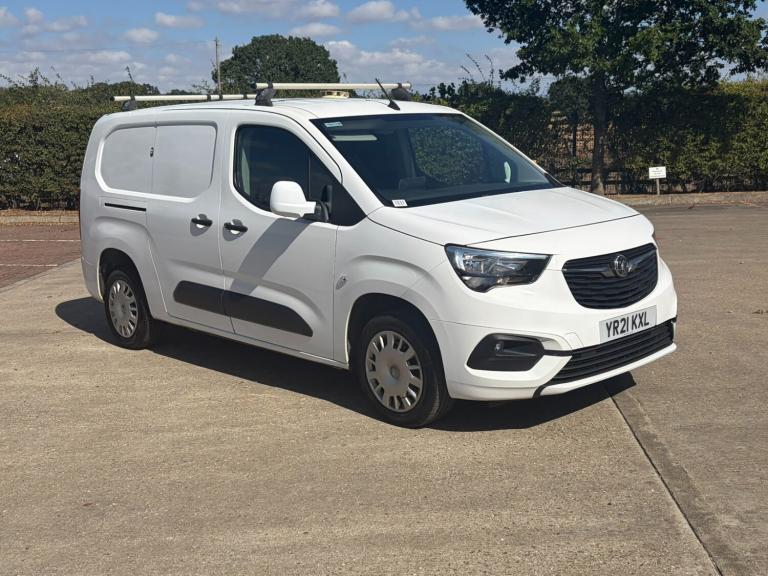 2021 21 Vauxhall Combo 1.5 Diesel Sportive L2 LWB , 69,000 miles, Apple play