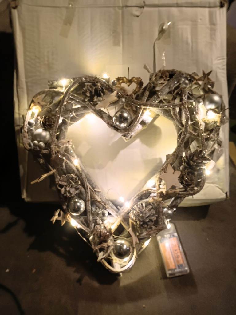 Heart-Shaped Light-Up Wreath – Decorative Home Accent