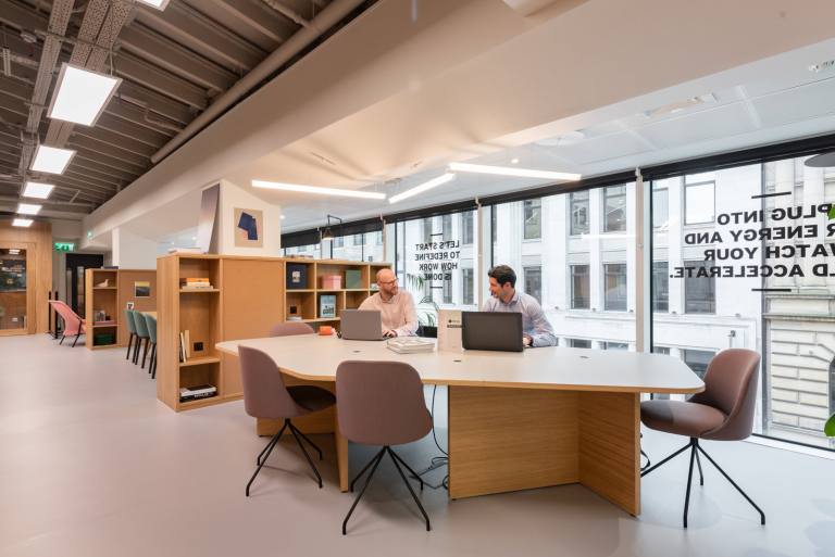 Leeds - LS1 5HD \ Large Office with a Flexible Layout for Up to 10 Workstations
