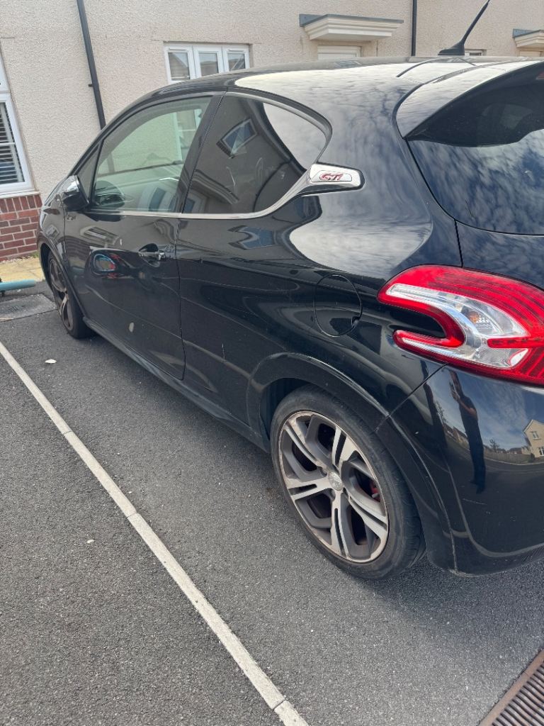 Peugeot, 208, Hatchback, 2013, Manual, 1598 (cc), 3 doors