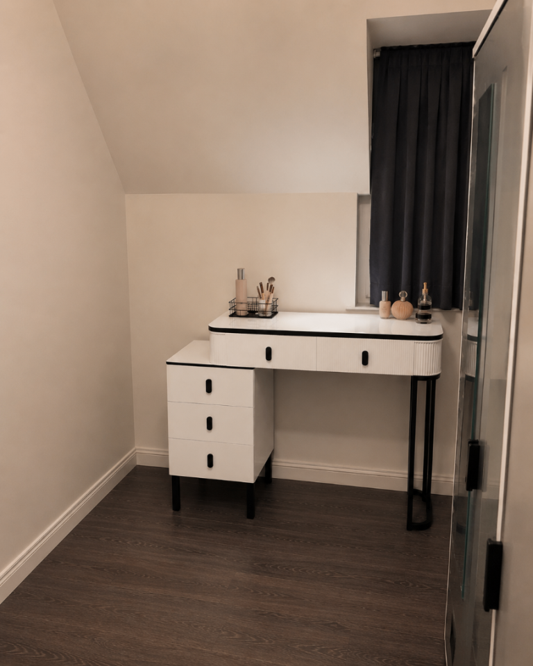 Dresser table - RRP £300