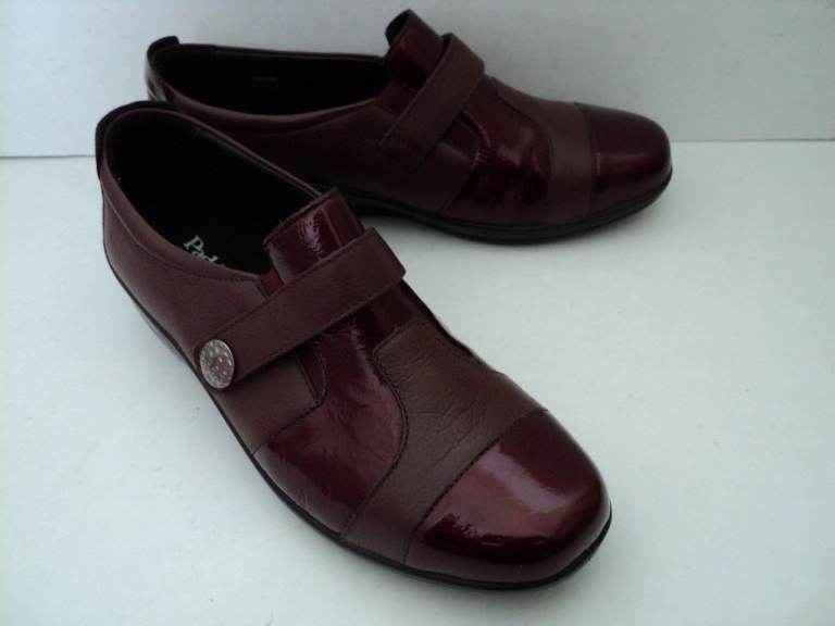 PADDERS ENDURE Women Red Wine Soft Leather Polyurethane Comfort Shoes Size 8 New Box