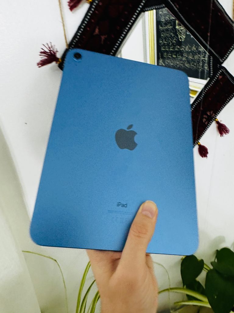 Apple iPad 10th Generation Read Description 