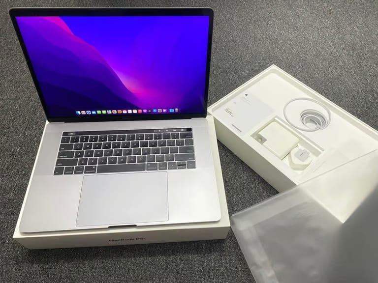 Apple MacBook Pro TouchBar,Touch ID,16 inch i7 Core,16GB RAM,Logic,Final Cut, Mac Laptop