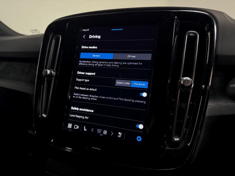 2023 Volvo XC40 Plus P8 AWD (408 hp) ESTATE Electric Automatic