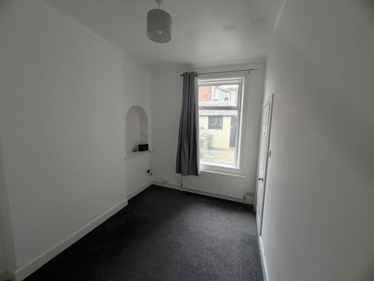 1  bedroom flat for rent on East Main Street, Darvel - Available from 1st July! 